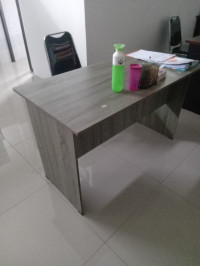 Image of Meja Kerja Abu