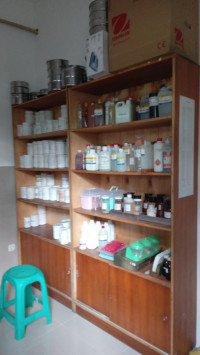 Image of Rak bahan Obat Tinggi